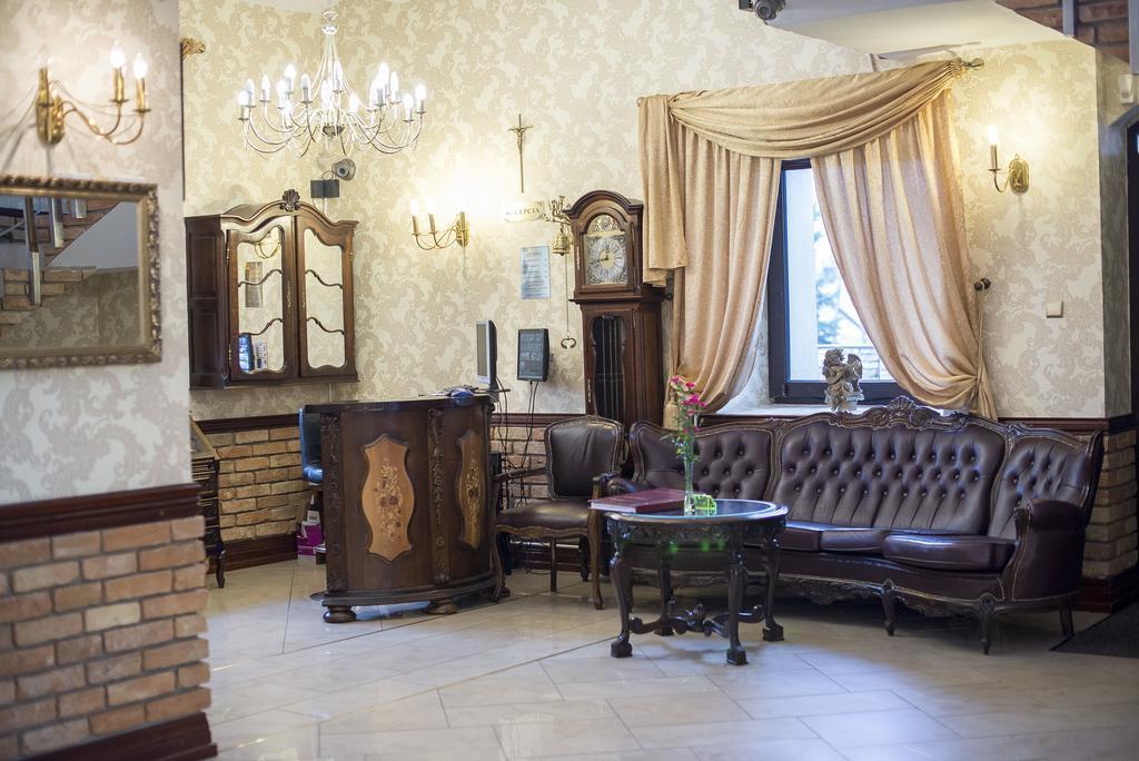 Sala Bankietowa I Pokoje Goscinne Sokolka Exterior foto