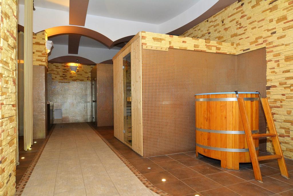 Sala Bankietowa I Pokoje Goscinne Sokolka Exterior foto